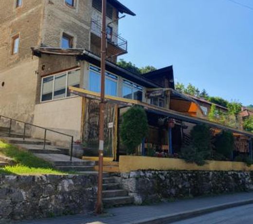 OLD HOUSE