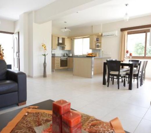 A three-bedroom villa with a private pool and landscaped garden Wi-Fi