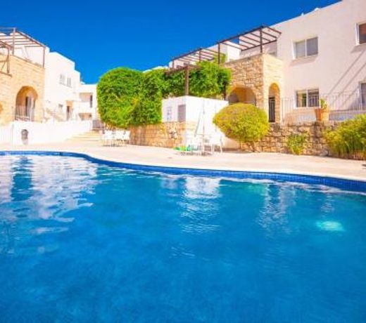 Spacious & Modern 2 Bedroom Apartment in Peyia.