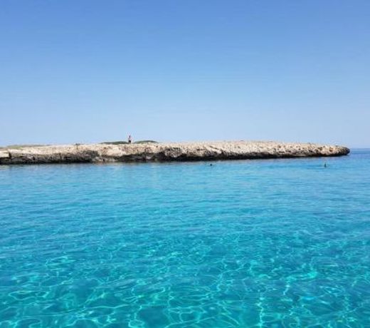 Spacious & Modern 2 Bedroom Apartment in Peyia.