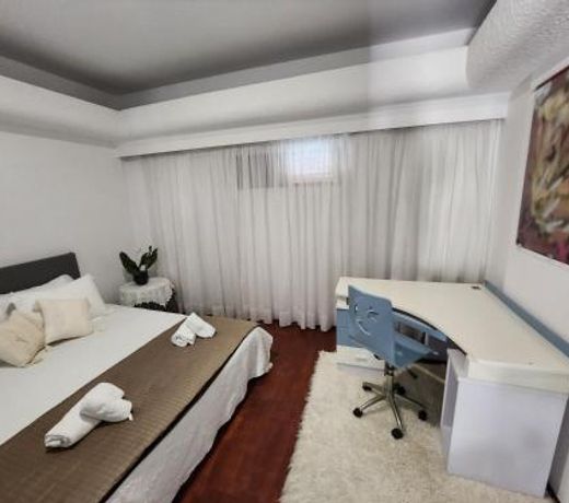 Luxurious 1-Bedroom Guesthouse