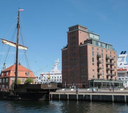 Meerblick, Balkon und private Sauna im historischen Getreidespeicher
