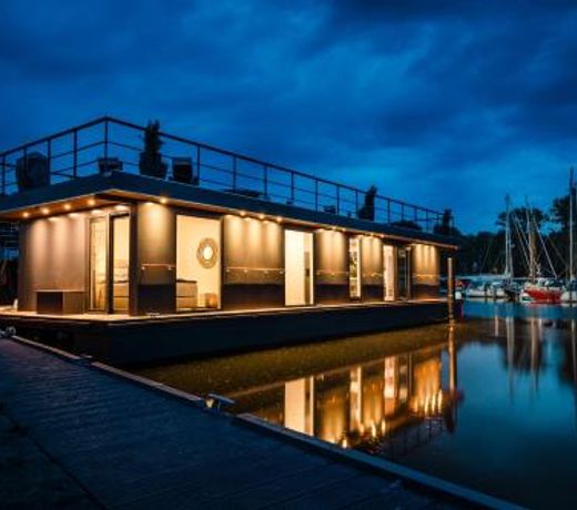 200 qm schwimmendes Penthouse