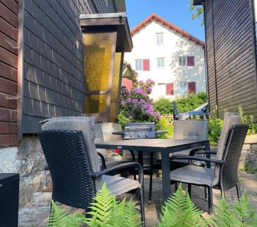 Townhouse Am Kurpark - Wohlfuhlort in zentraler Lage inklusive Handtucher, WÃ¤sche, Parkplatz, Netflix und WLAN