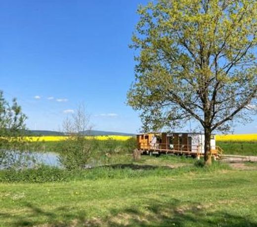 Tiny-Teich-Haus auf dem Rittergut