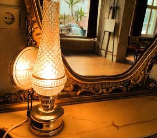 Bohemian Art Gallery for an Alternative Stay