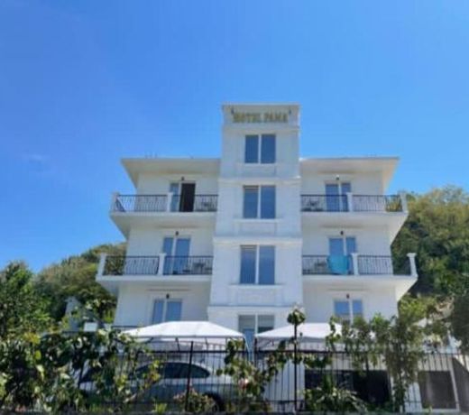 Hotel Fama