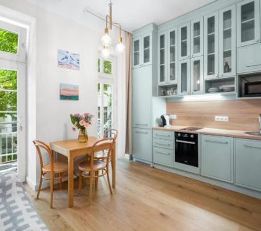 Central Vienna Apartment with Garden View