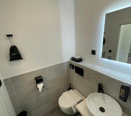 Skyfall Rooms