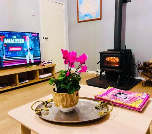 Queen Room - De Murray B&B in Centre Queanbeyan & Canberra airport