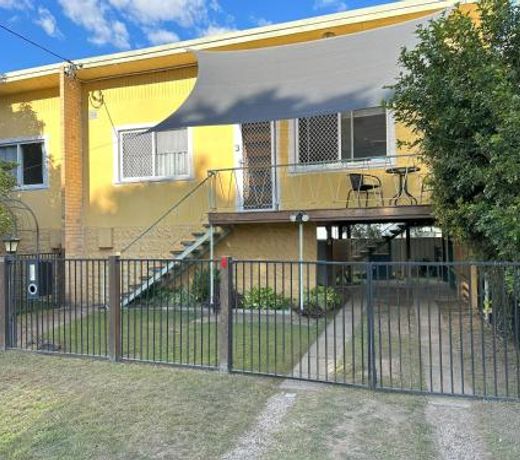 1 Bedroom Apartment near Graftons Waterfront