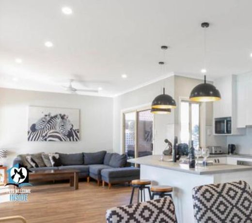 Renovated Beautiful Holiday Home with a Private Beach & Stunning Views!
