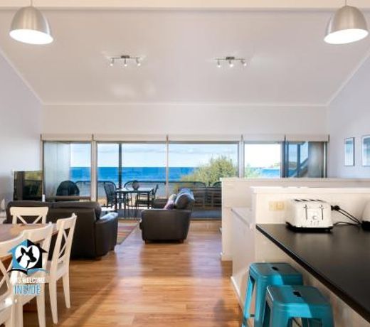 Beautiful Sea Front 3BR with Great Views