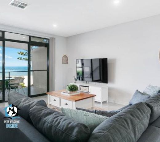Three Level Esplanade Magic with Stunning Views