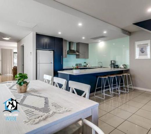 Three Level Esplanade Magic with Stunning Views