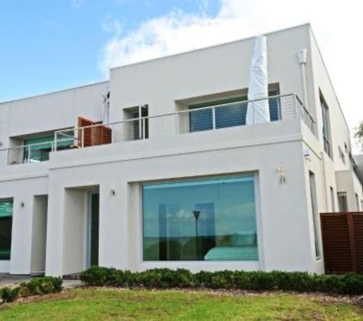 Luxury and Beachfront on Franklin