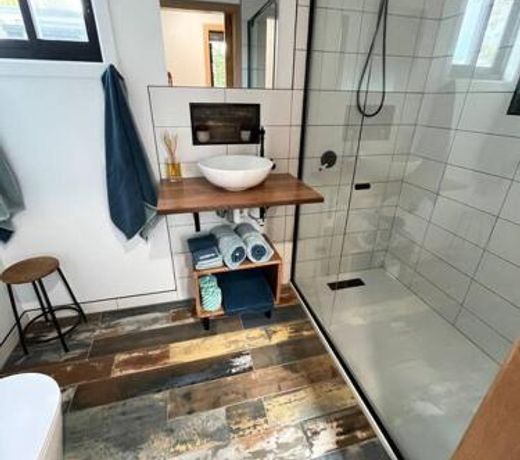 Burnie Unit - The Cape