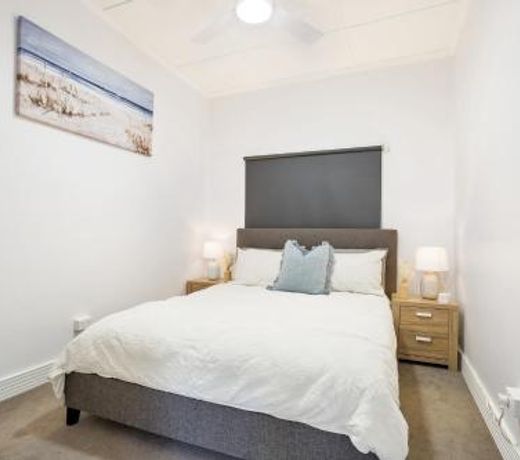 Seaside Serenity: Modern 2BR Escape with Spa