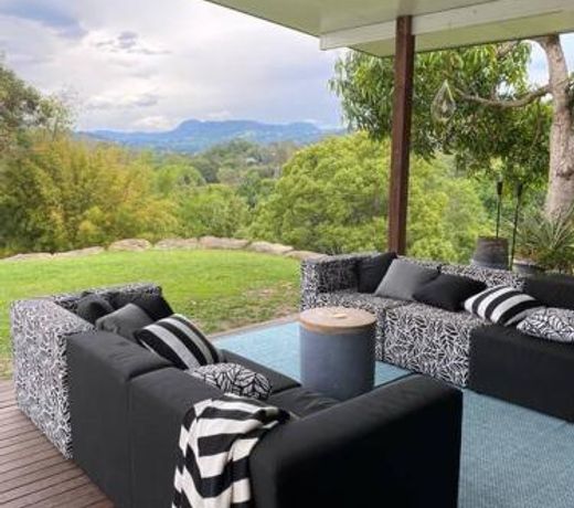 Currumbin Valley 7min from beach