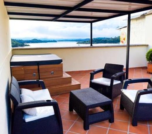 Apartamento 404 - Terraza con Jacuzzi - 3 Habitaciones - Rentas Cortas Gerencial