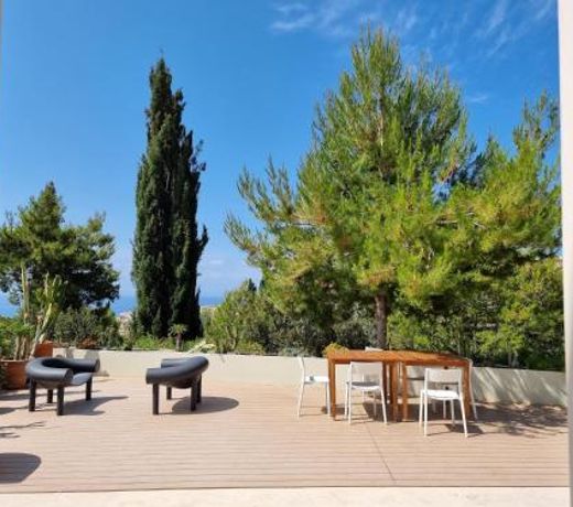 EXQUISITE GOLF VILLA with Sea, 8Tee, Green Views, in Aphrodite Hills Golf Resort