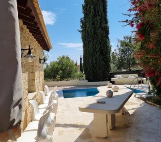EXQUISITE GOLF VILLA with Sea, 8Tee, Green Views, in Aphrodite Hills Golf Resort