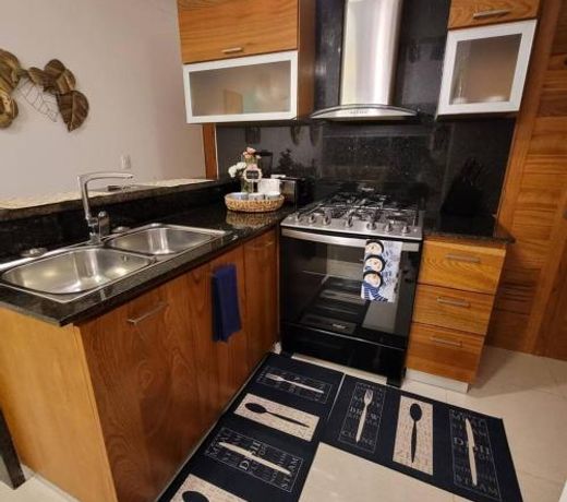 SuiteDeluxe 1 bdr Ocean View, Pool, Saune, GYM apt i 14