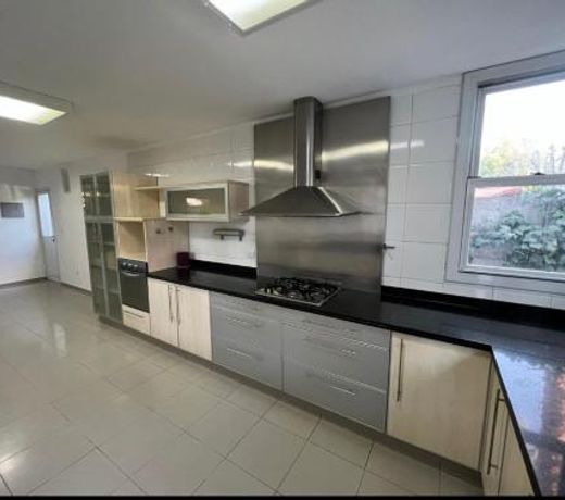 Casa en bonito barrio residencial - Ciudad