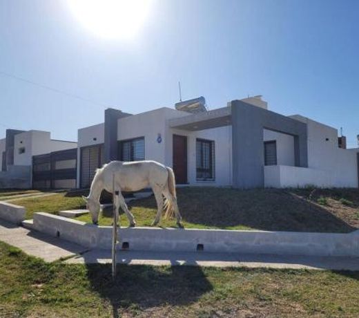 Casa Amplia y Tranquila con Garage