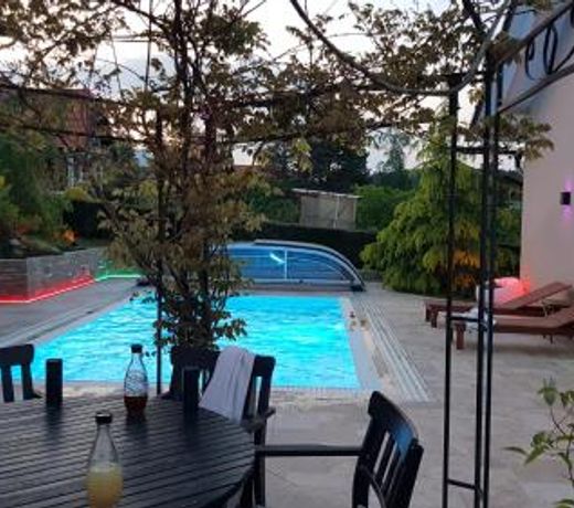 Ferienwohnung mit Pool an der ApfelstraÃe