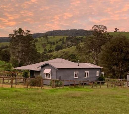 Little Farmhouse Near The Dairy