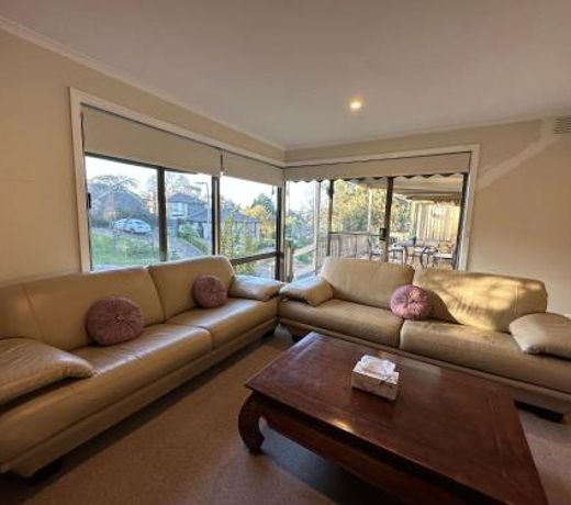 Central Sunbury home with top views