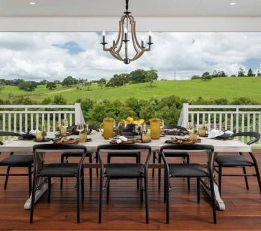 The Easton Maleny - Hamptons Countryside Retreat
