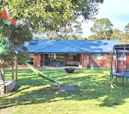 The Pool House at Lake Eildon