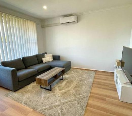 Central Apartment near Dandenong Hospital & Market