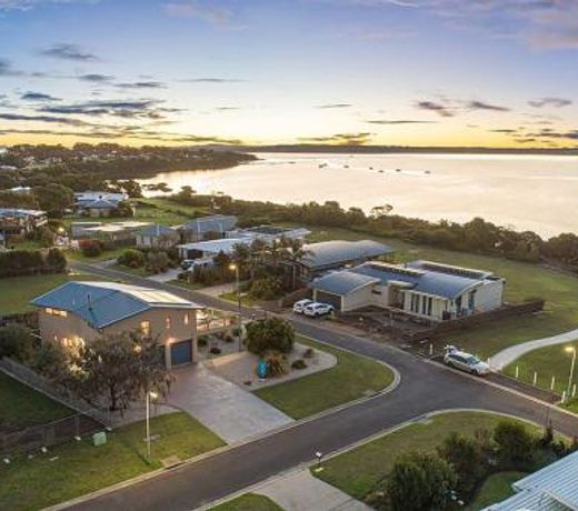 Bayside Oceanview Getaway