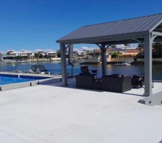 Relax Poolside By The Canal