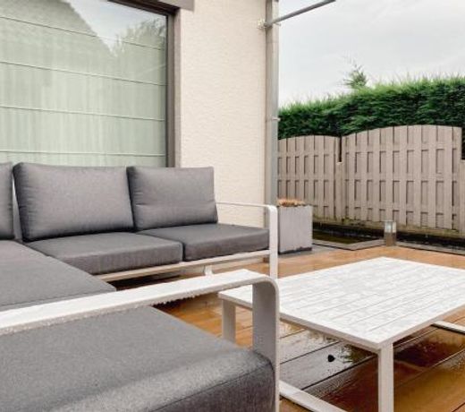 Beautiful Villa with swimming pool in Zonhoven