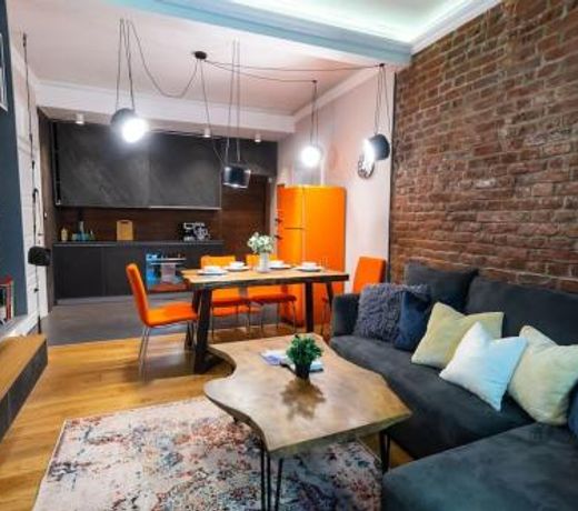 Top Central Design, 2 Bedroom, NDK, FREE Secured parking