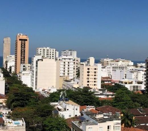 Espetacular dois quartos com suíte no Leblon
