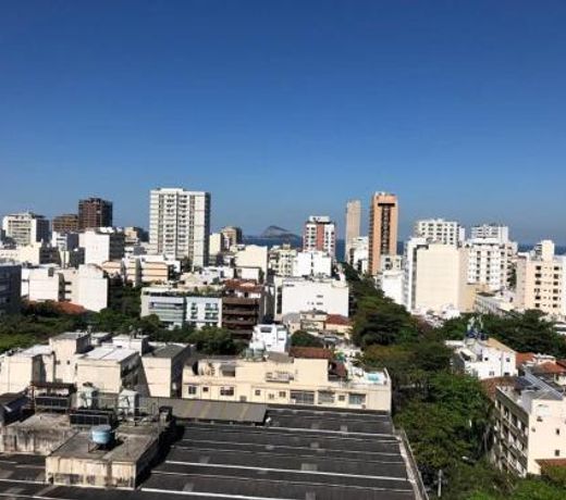 Espetacular dois quartos com suíte no Leblon