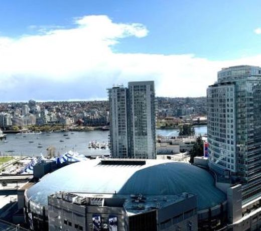 Downtown 3br/2ba+Views+Skytrain+Free Parking