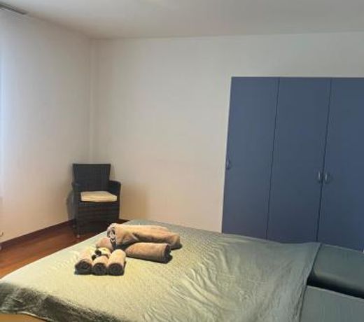 Yellow House Guest House