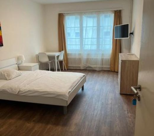 Zimmer mit geteiltem Bad & Kuche