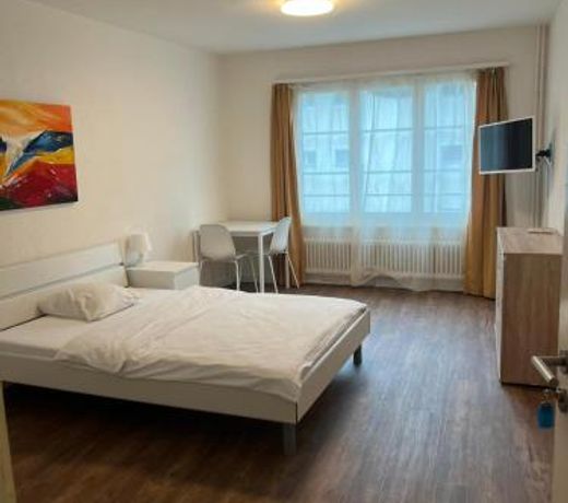 Zimmer mit geteiltem Bad & Kuche