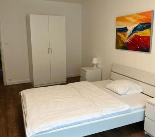 Zimmer mit geteiltem Bad & Kuche
