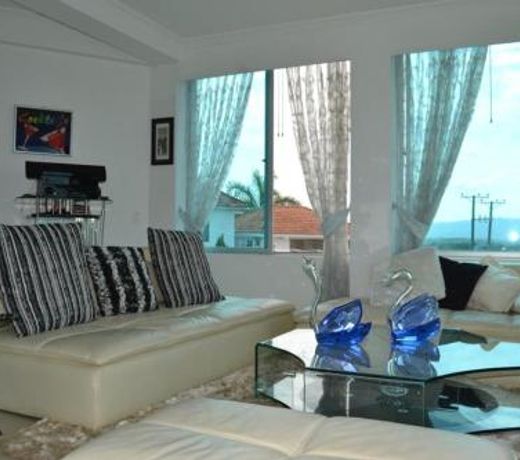 Casa campestre condominio la estancia, en Melgar piscina privada