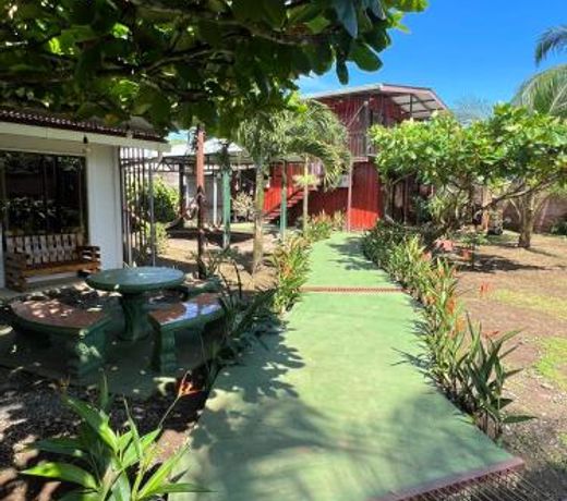 Tortuguero Hill Rooms