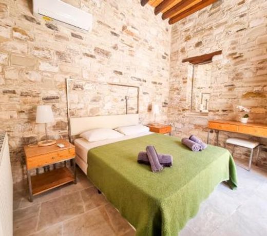 Traditional Village Pool Paradise Family Apartment