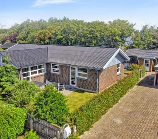Holiday Home Erle - 1-5km from the sea in NW Jutland by Interhome